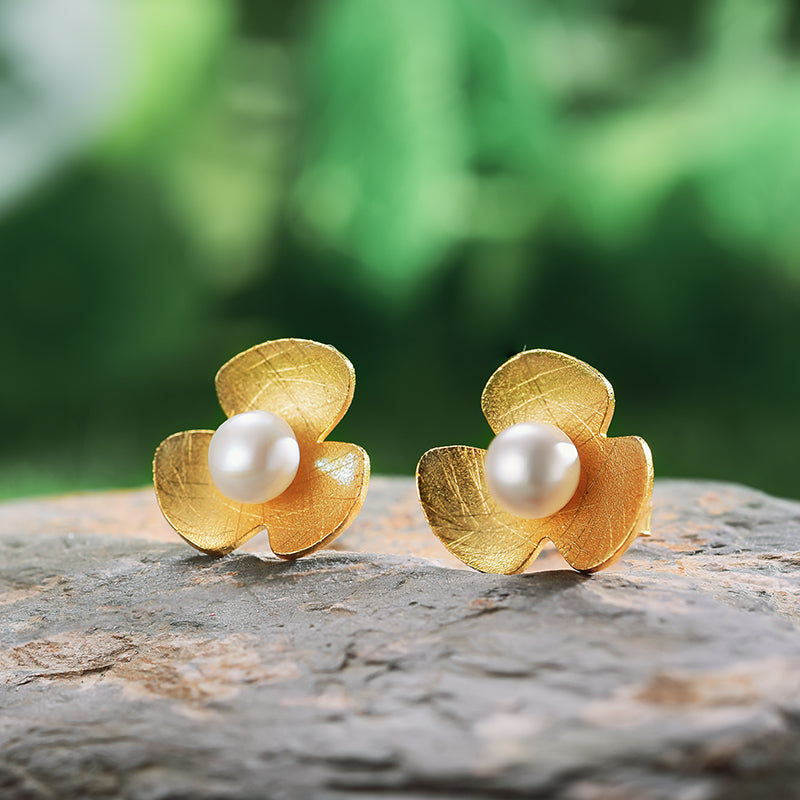 Shamrock Pearl Studs - Gold